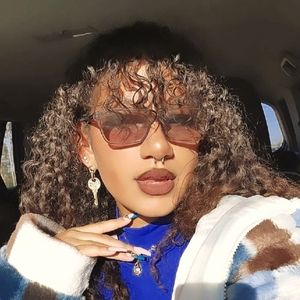 Meet your Posher, Zar